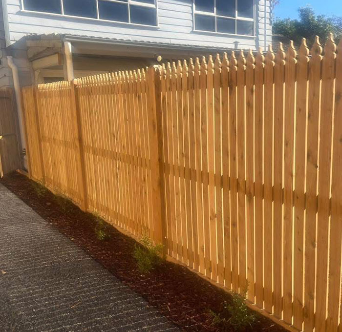 Local timber fencing contractors in South East Suburbs, Melbourne